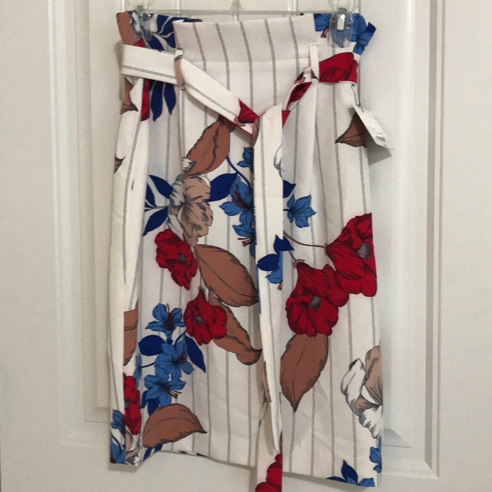 Liz Claiborne skirt NWT size 4